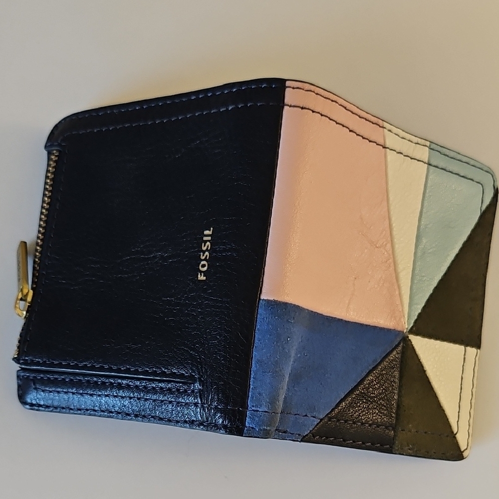 Fossil Multicolor Geometric Wallet - Picture 3 of 15